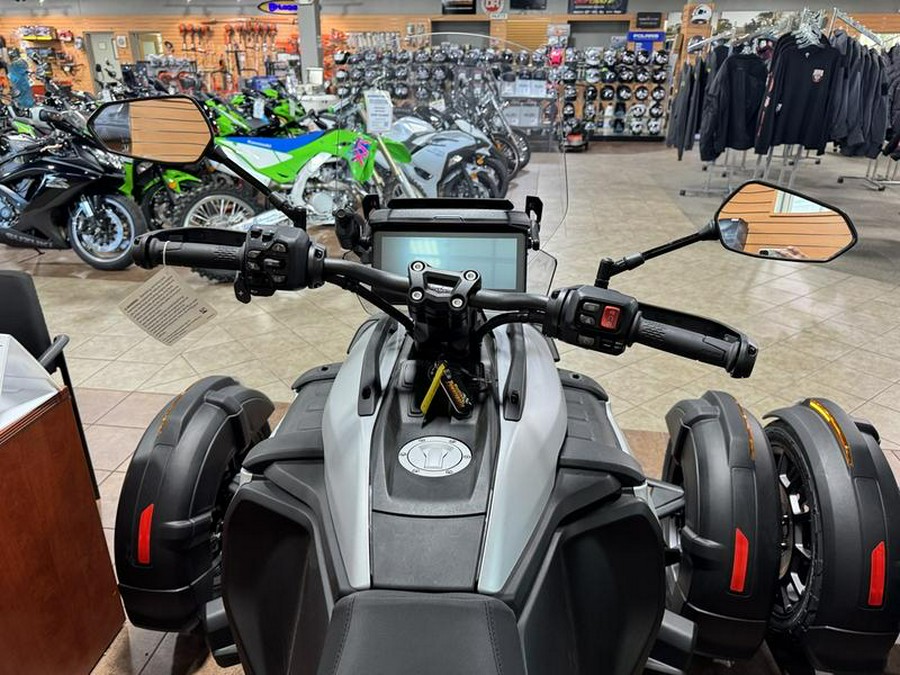 2025 Can-Am® Canyon