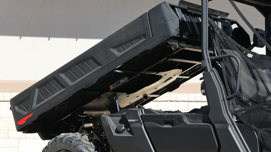 2025 CAN-AM DEFENDER PRO XT HD10