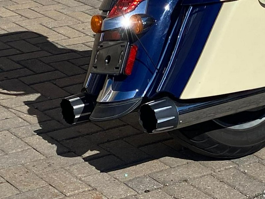 2015 Indian Motorcycle® Chieftain® Springfield Blue/Ivory Cream