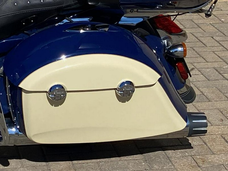 2015 Indian Motorcycle® Chieftain® Springfield Blue/Ivory Cream