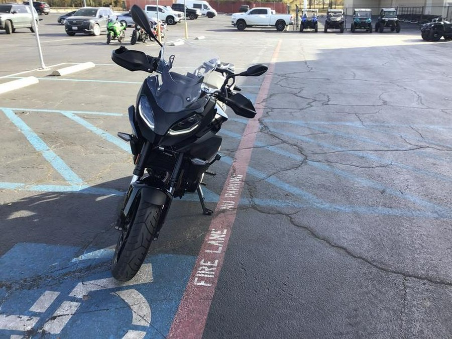 2022 BMW F 900 XR Triple Black