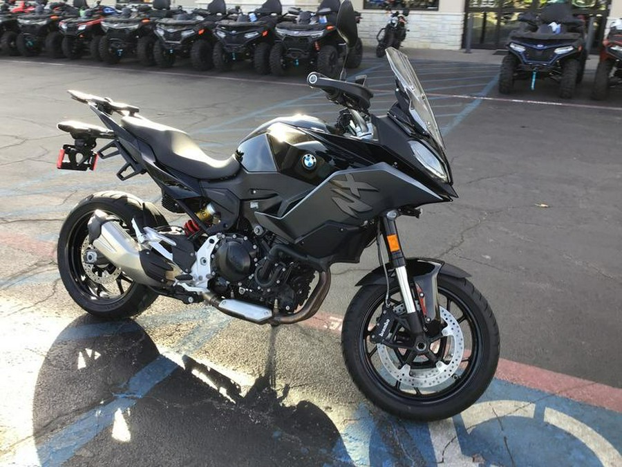 2022 BMW F 900 XR Triple Black