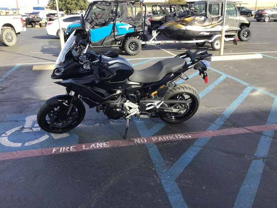 2022 BMW F 900 XR Triple Black
