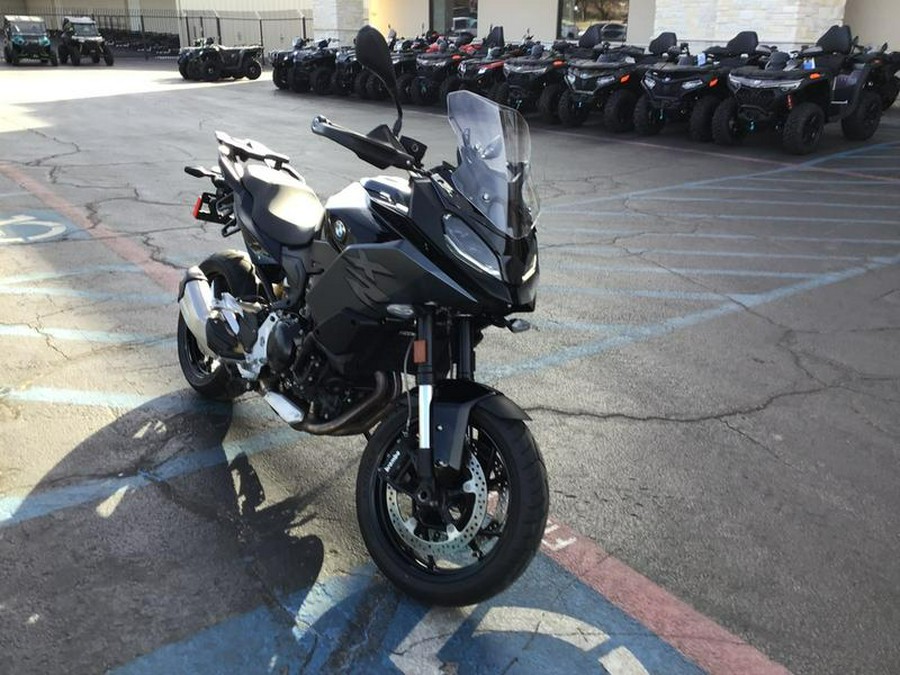 2022 BMW F 900 XR Triple Black