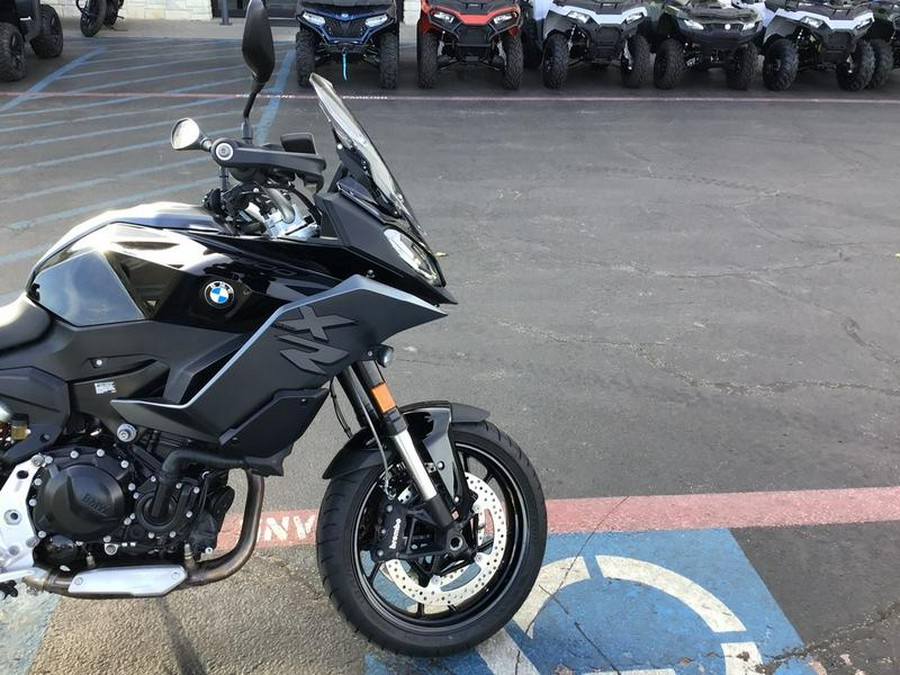 2022 BMW F 900 XR Triple Black