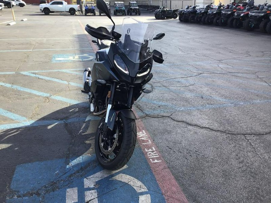 2022 BMW F 900 XR Triple Black
