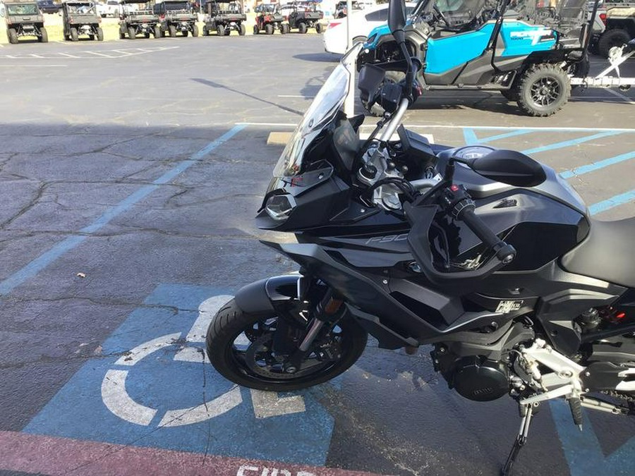 2022 BMW F 900 XR Triple Black
