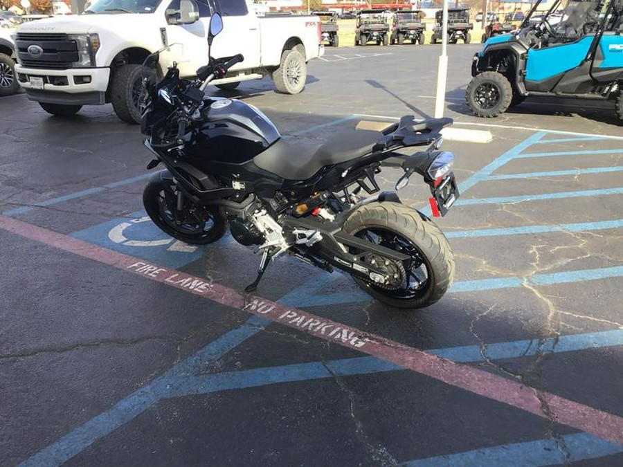 2022 BMW F 900 XR Triple Black