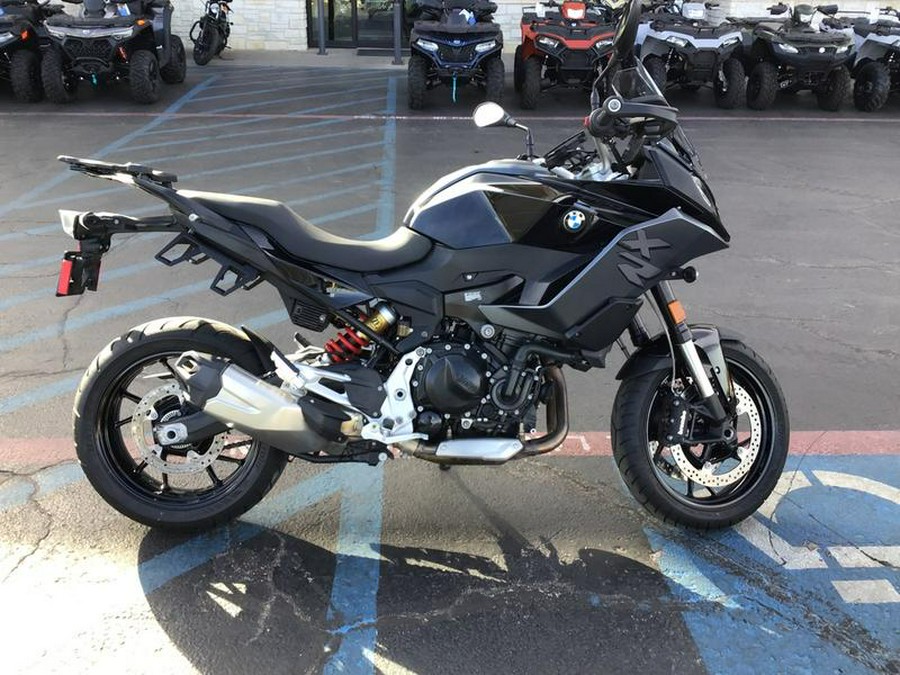 2022 BMW F 900 XR Triple Black