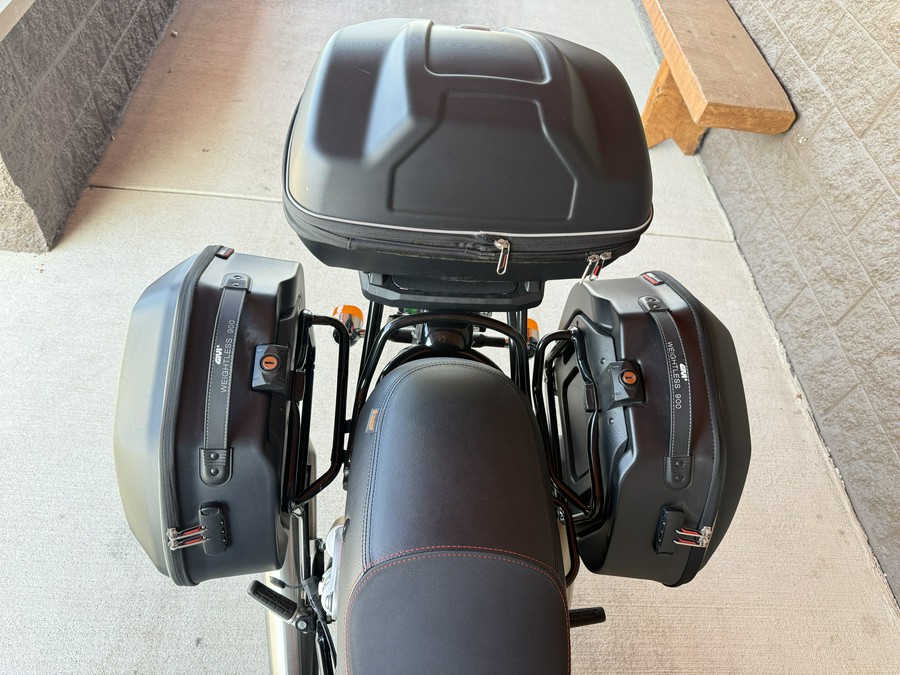 2023 Royal Enfield INT650