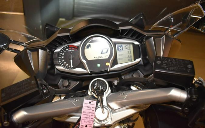 2015 Yamaha 61822