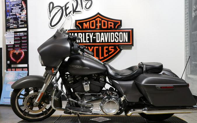 2017 Harley-Davidson® FLHXS - Street Glide® Special