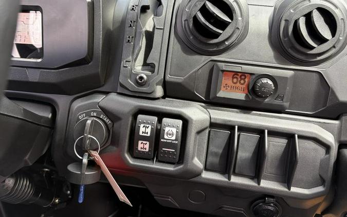 2026 Can-Am® Defender MAX DPS CAB HD10