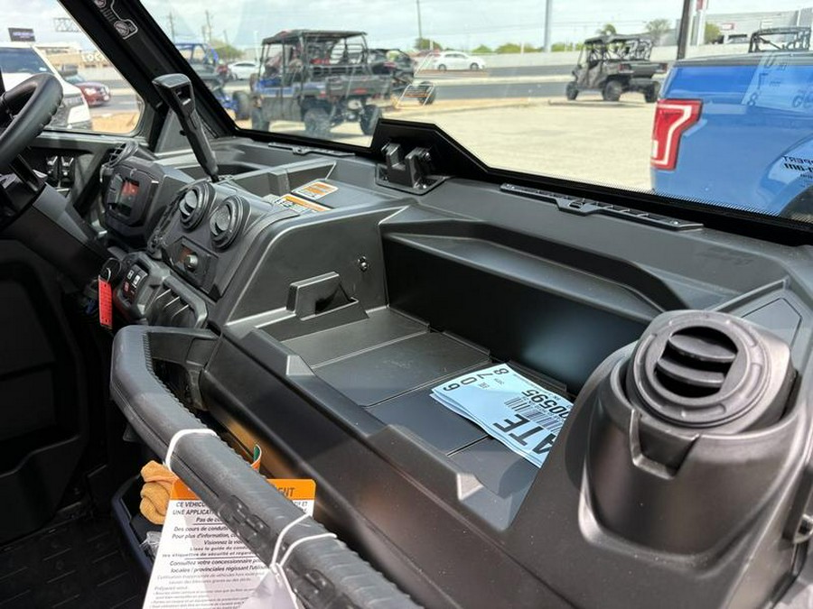 2026 Can-Am® Defender MAX DPS CAB HD10