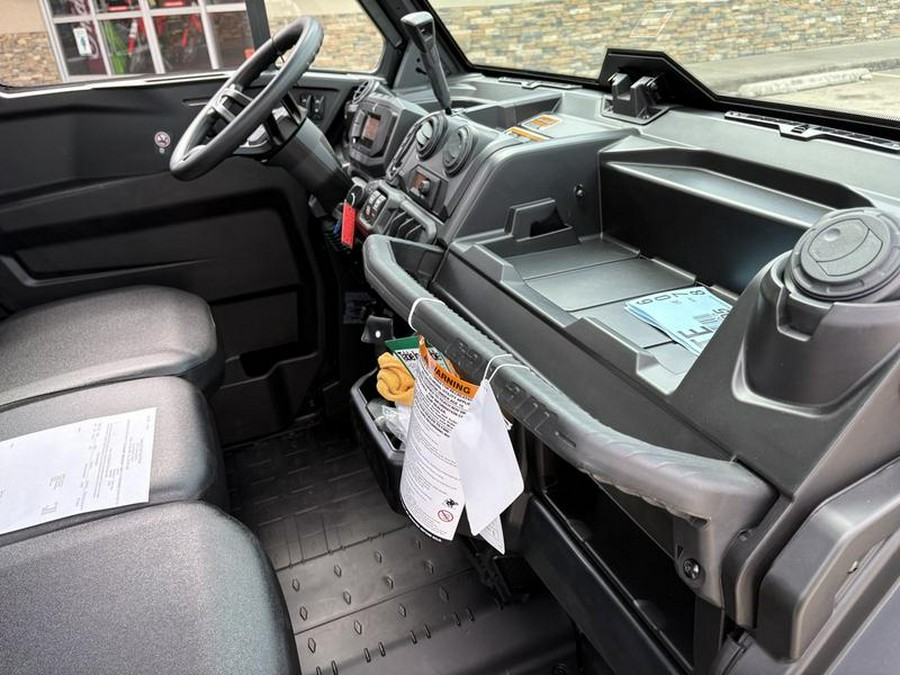 2026 Can-Am® Defender MAX DPS CAB HD10