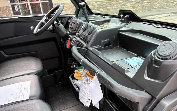 2026 Can-Am® Defender MAX DPS CAB HD10