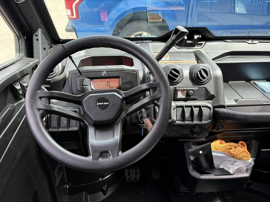 2026 Can-Am® Defender MAX DPS CAB HD10