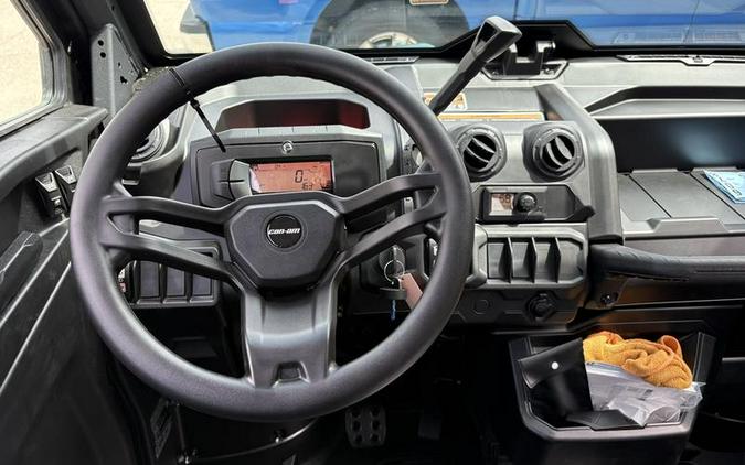 2026 Can-Am® Defender MAX DPS CAB HD10