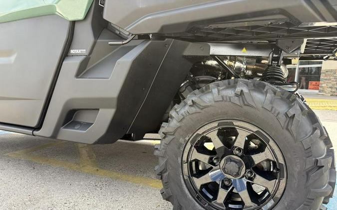 2026 Can-Am® Defender MAX DPS CAB HD10