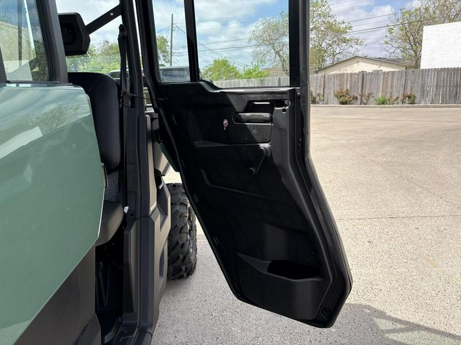 2026 Can-Am® Defender MAX DPS CAB HD10