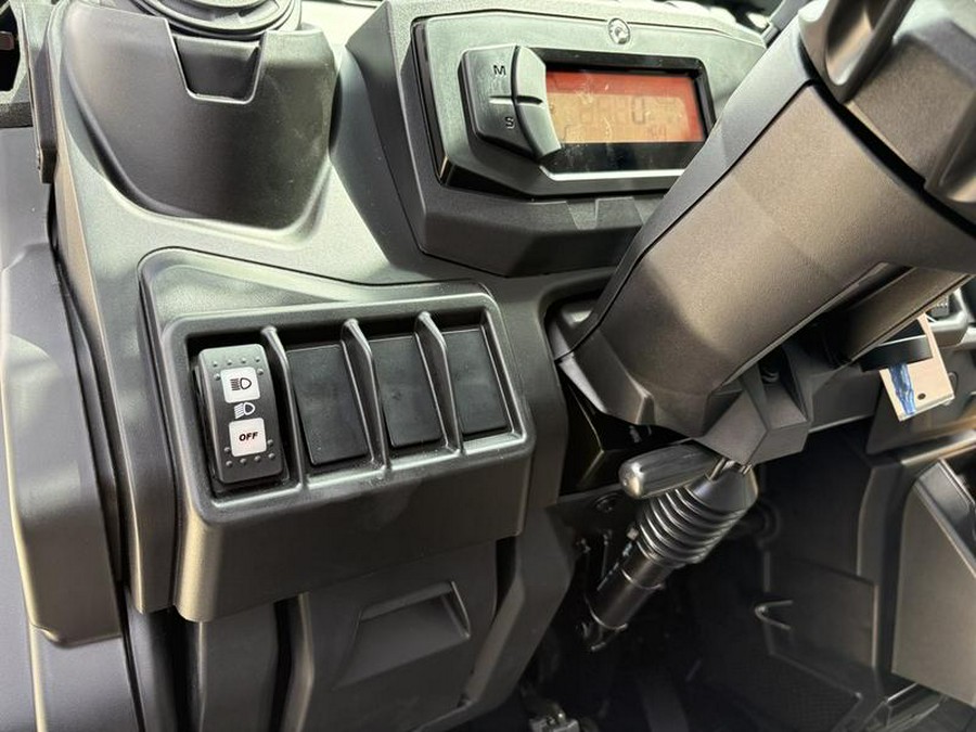 2026 Can-Am® Defender MAX DPS CAB HD10