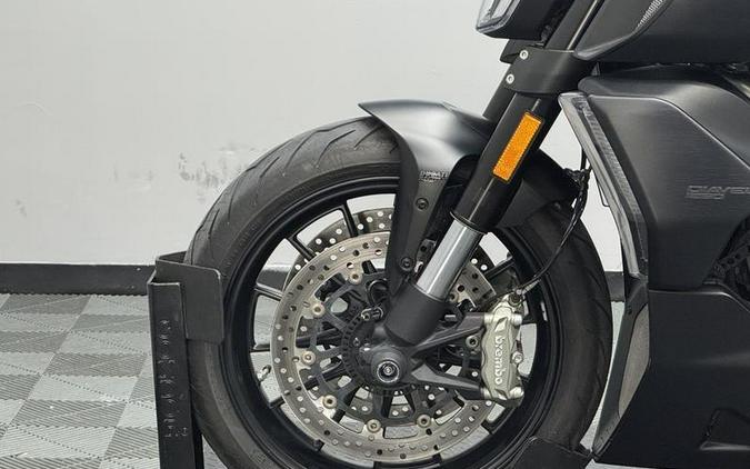 2022 Ducati Diavel 1260 Dark Stealth