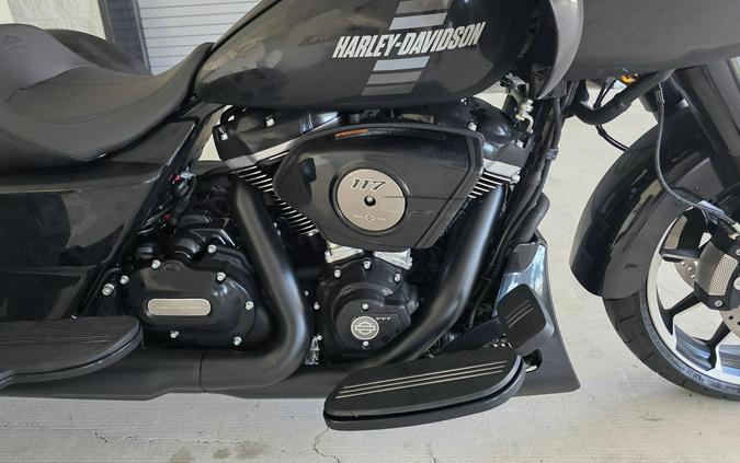 2026 Harley-Davidson® Road Glide 3 Vivid Black