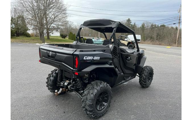 2024 Can-Am Commander XT 1000R Red / Black