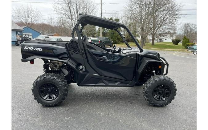 2024 Can-Am Commander XT 1000R Red / Black