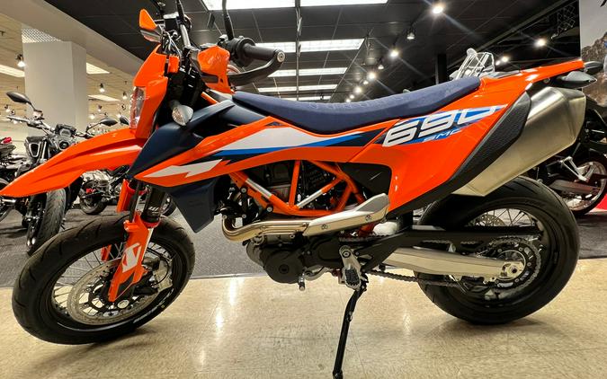 2024 KTM 690 SMC R