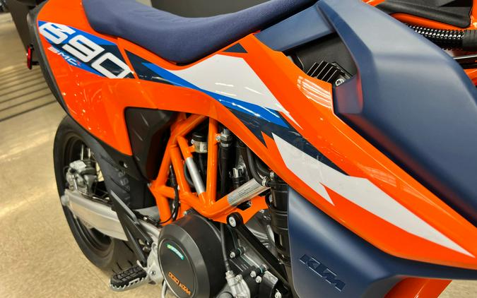 2024 KTM 690 SMC R