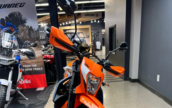 2024 KTM 690 SMC R