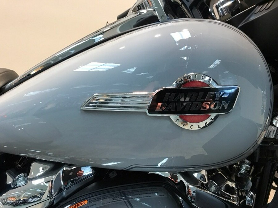 2024 Harley-Davidson Tri Glide Ultra Billiard Gray FLHTCUTG