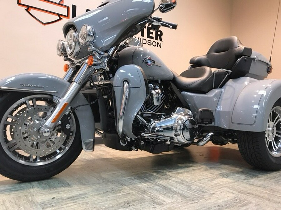 2024 Harley-Davidson Tri Glide Ultra Billiard Gray FLHTCUTG