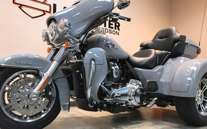 2024 Harley-Davidson Tri Glide Ultra Billiard Gray FLHTCUTG