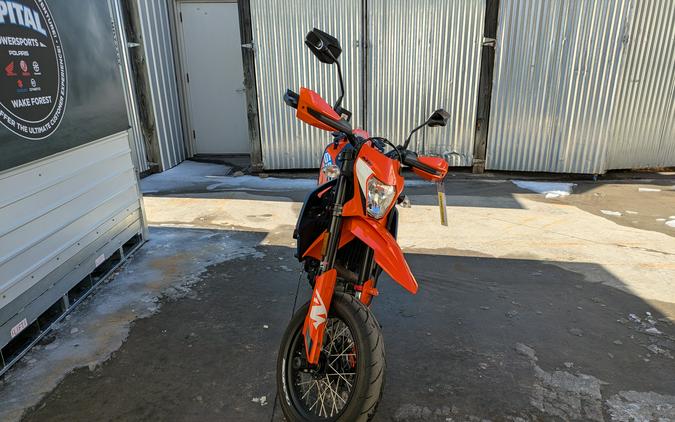2024 KTM 690 SMC R