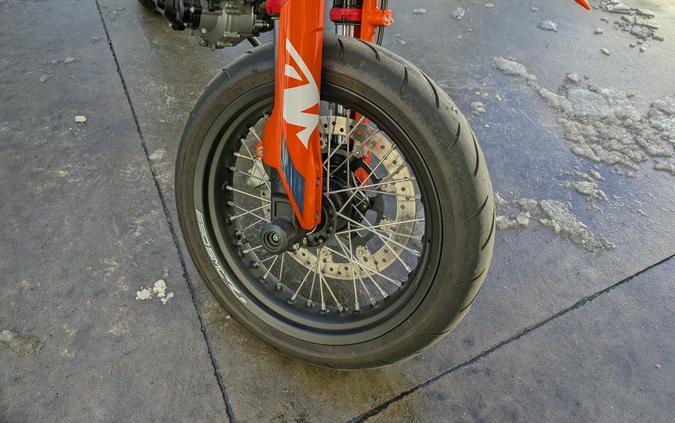 2024 KTM 690 SMC R