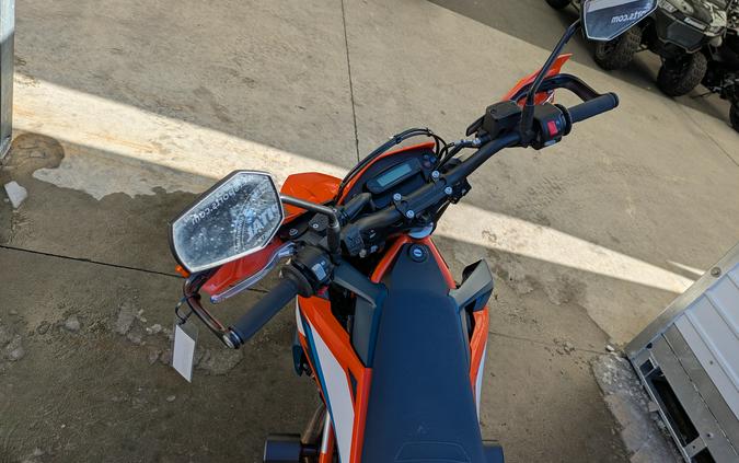2024 KTM 690 SMC R