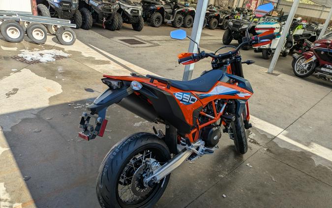 2024 KTM 690 SMC R