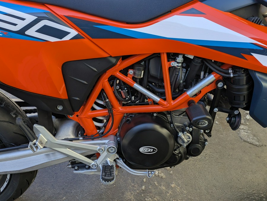 2024 KTM 690 SMC R