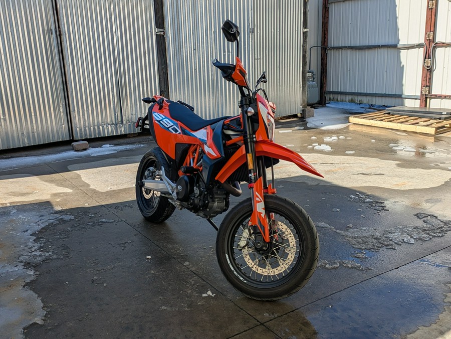 2024 KTM 690 SMC R