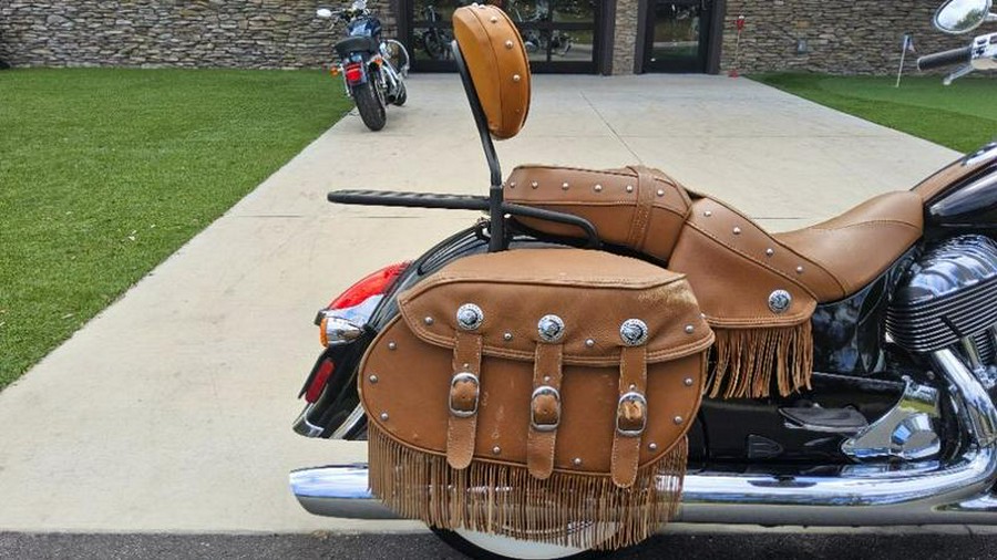 2017 Indian Motorcycle® Chief® Vintage Willow Green Over Ivory Cream