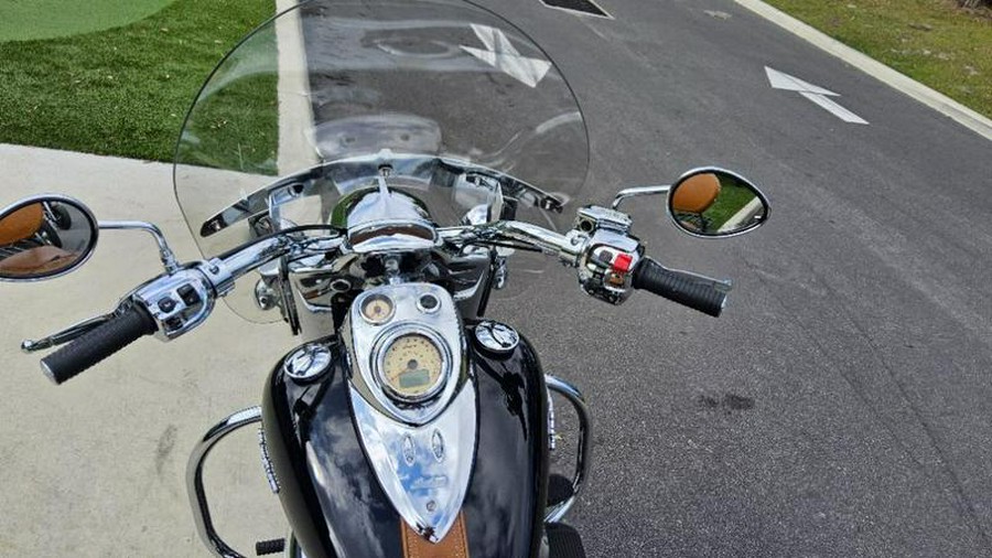 2017 Indian Motorcycle® Chief® Vintage Willow Green Over Ivory Cream