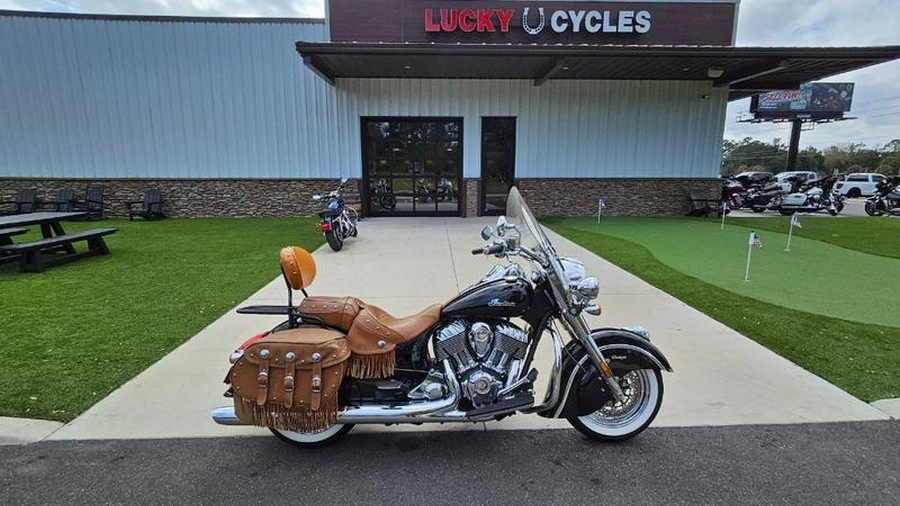 2017 Indian Motorcycle® Chief® Vintage Willow Green Over Ivory Cream