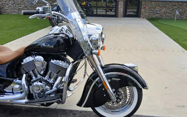 2017 Indian Chief Vintage Willow Green Over Ivory Cream Vintage