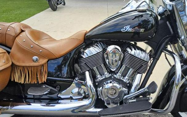 2017 Indian Motorcycle® Chief® Vintage Willow Green Over Ivory Cream