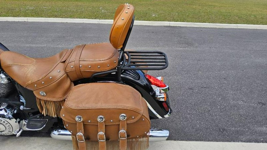 2017 Indian Motorcycle® Chief® Vintage Willow Green Over Ivory Cream