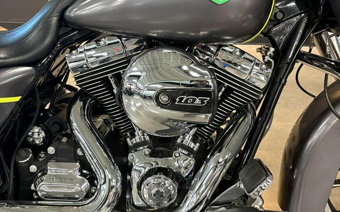 2015 Harley-Davidson® Street Glide® Charcoal Satin