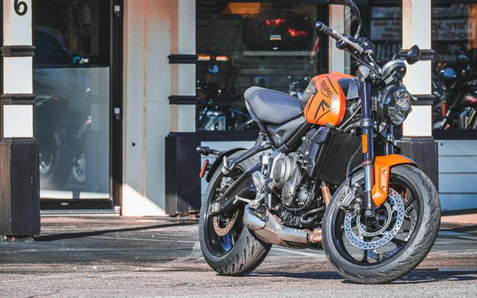 2023 Triumph Trident 660 Matte Baja Orange / Matte Storm Grey