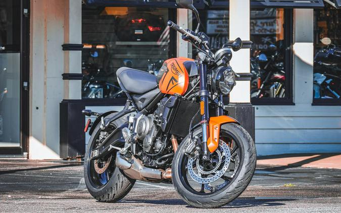 2023 Triumph Trident 660 Matte Baja Orange / Matte Storm Grey